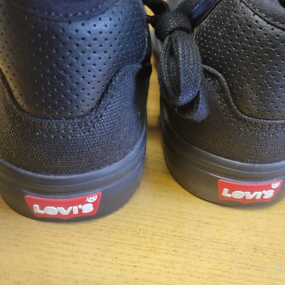 NEW Mens Levi's Shoes 👞 - Picture 4 of 9